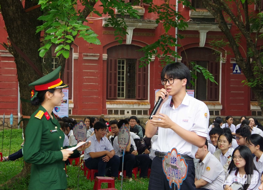 Ban Tuyển sinh Quân sự Bộ Quốc phòng kiểm tra công tác tuyên truyền tư vấn tuyển sinh tại TP Huế